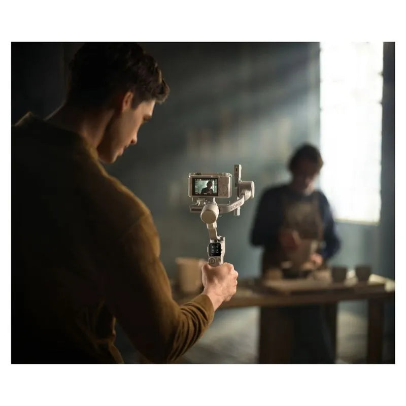 DJI RS 4 Combo Estabilizador Avançado para Câmeras Mirrorless e Cinema