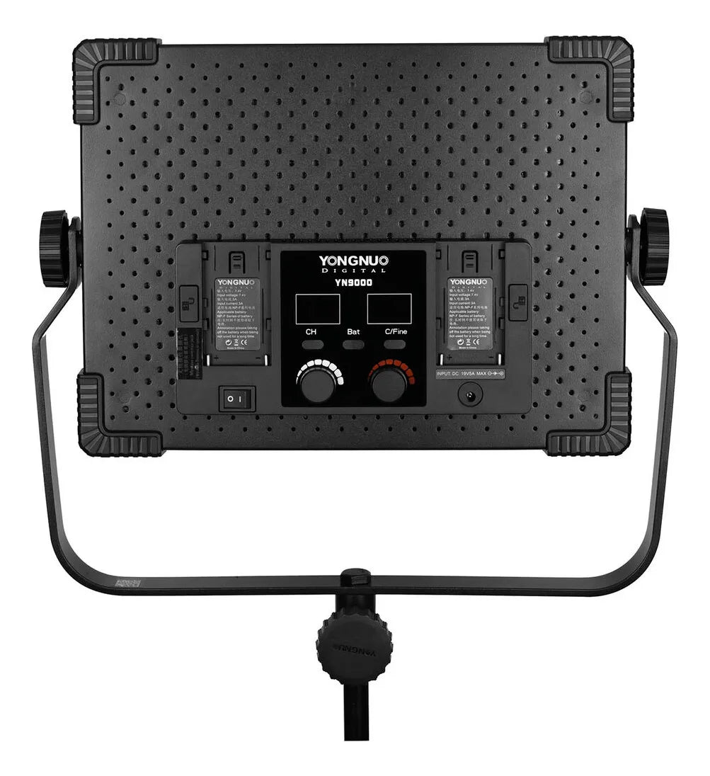 Iluminador Profissional LED Yongnuo YN9000 900 LEDs Bi-Color 65W