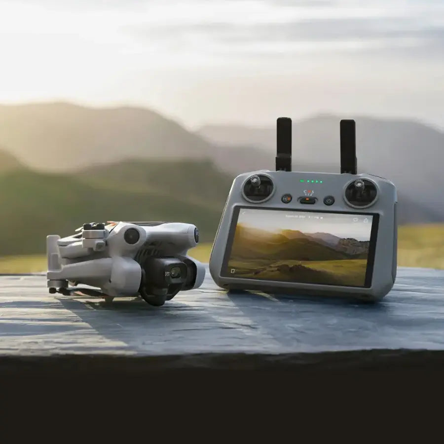 Drone DJI Mini 4 Pro Fly More Combo Plus – 45min de Voo