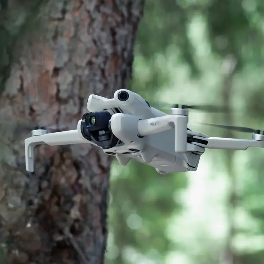 Drone DJI Mini 4 Pro Fly More Combo Plus – 45min de Voo